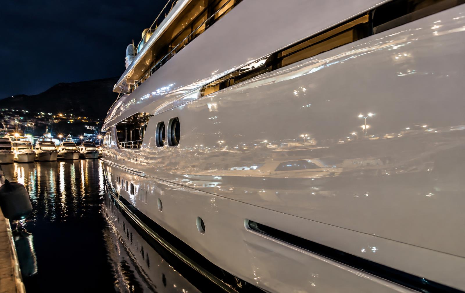Superyacht gloss correction